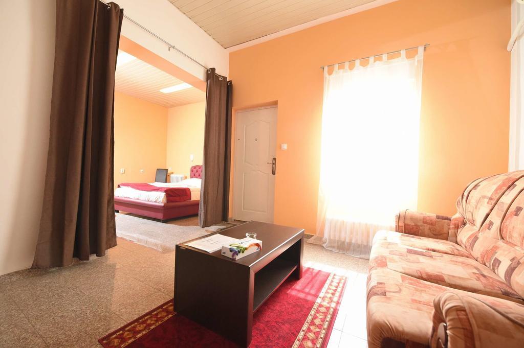 Apartment Inn Rooms Novi Sad Zimmer foto