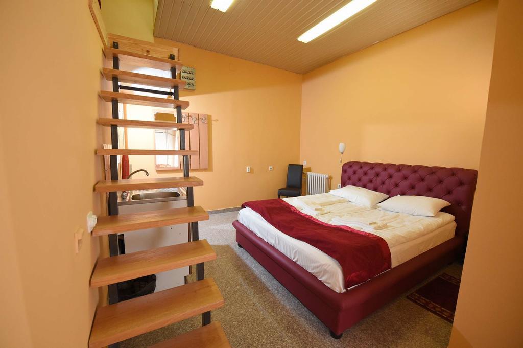 Apartment Inn Rooms Novi Sad Zimmer foto